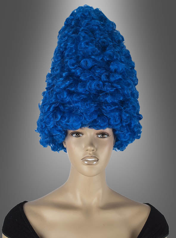 Eine Schaufensterpuppe mit einer hohen, lockigen blauen „Marge-Perücke“ im Turmfrisur-Stil und einem schwarzen Oberteil posierte vor einem schlichten Hintergrund mit Farbverlauf – perfekt für Fans von „Simpsons“-Cosplay.