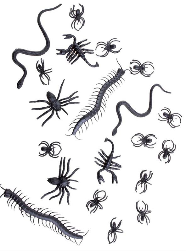 Künstliche Insekten – Deko-Spinnen, 20 Stück – kunstvoll gestaltete schwarze Plastiktierchen wie Spinnen, Skorpione, Tausendfüßler und Schlangen – sind auf weißem Hintergrund verteilt und sorgen so für einen auffälligen Halloween-Dekoeffekt.