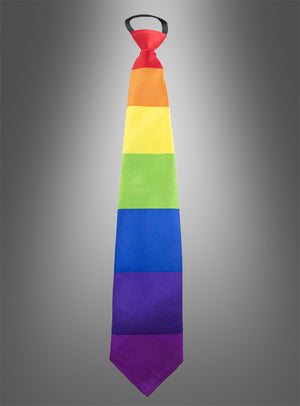 Eine Bunte Regenbogen-Krawatte „Pride CSD“ zum Anstecken mit horizontalen Regenbogenstreifen in Rot, Orange, Gelb, Grün, Blau und Lila wird vor einem grauen Hintergrund mit Farbverlauf gezeigt – ideal, um deinem Outfit für das Pride-Festival einen farbenfrohen Akzent zu verleihen oder ein lustiges Clown-Kostüm abzurunden.