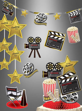 Verleihen Sie Ihrer nächsten Hollywood-Mottoparty mit dem Partyset „Hollywood Movie Dekoration“ das gewisse Etwas – mit Filmrollen, Popcorn-Eimern, Regiestühlen, Filmklappen und goldenen Sternen, auf denen Filmrollen stehen – alles vor einem stilvollen grauen Hintergrund. Dieses Set enthält alles, was Sie für eine authentische Hollywood-Dekoration benötigen.