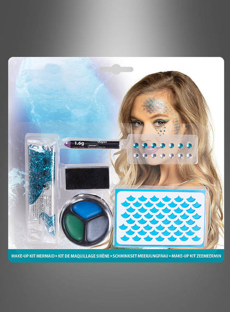 Zaubern Sie zauberhafte, von Meerjungfrauen inspirierte Looks mit dem Schminkset „Meerjungfrau“, das blauen Glitzer, Gesichtsfarbe, selbstklebende Strasssteine, einen Make-up-Pinsel und Schuppen-Schablonen enthält. Das Set enthält außerdem Glitzer-Gel für funkelnde Effekte – auf der Verpackung bezaubernd präsentiert von einem Model, das mit zauberhafter „Meerjungfrau“-Schminke geschmückt ist.