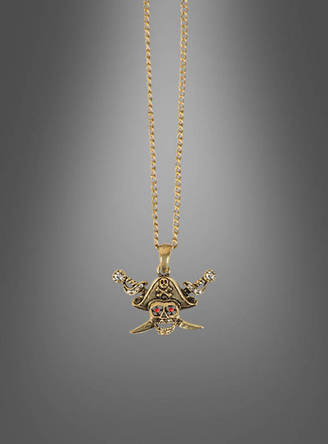 Goldfarbene „Piraten-Totenkopf-Kette“ mit einem Anhänger in Form eines Piratenschädels mit gekreuzten Knochen, leuchtend roten Edelsteinaugen und einem schwarzen Piratenhut – vor einem grauen Farbverlauf. Ein auffälliges Piratenschmuckstück, ideal zur Vervollständigung deines Seeräuberbraut-Kostüms.