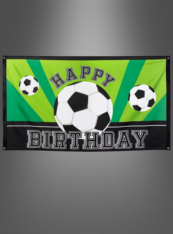 Die Fußball-Dekofahne „150 x 90 cm – Geburtstag“ hat ein rechteckiges Design mit drei Fußbällen und der Aufschrift „Happy Birthday“ in fetten Buchstaben auf grün-schwarzem Hintergrund – perfekt als Fußball-Partydekoration oder als auffällige Dekoration für Kindergeburtstage.
