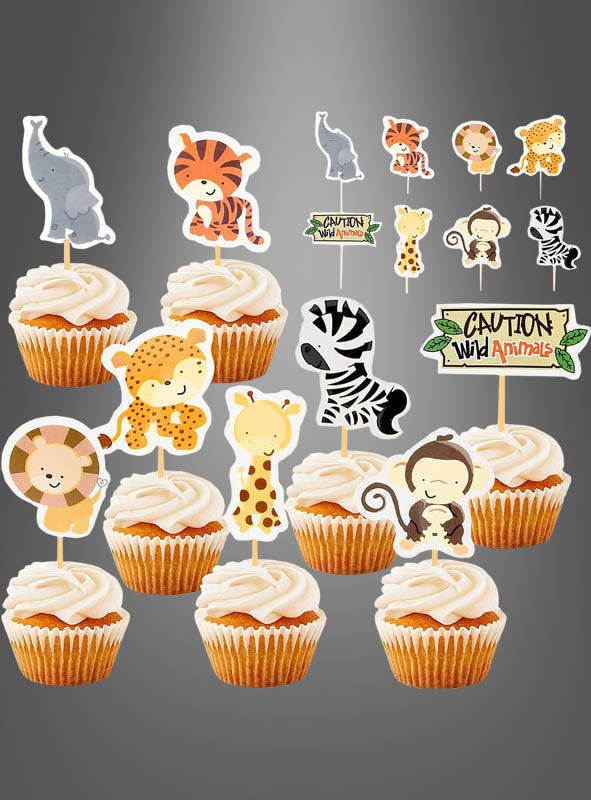 Neun Cupcakes mit weißer Glasur, jeweils verziert mit einem Partypicker aus dem Set „24 St. Partypicker Zootiere“, das Cartoon-Dschungeltiere und Warnschilder mit der Aufschrift „Vorsicht, wilde Tiere“ auf Zahnstochern enthält – die perfekte Kindergeburtstagsdekoration für jede Feier zum Thema Tiere.