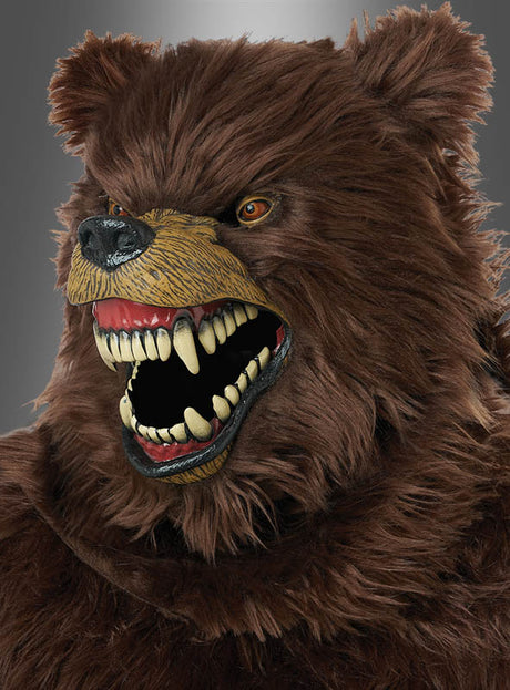 Eine Nahaufnahme einer Person, die das „Grizzly Bär Kostüm braun Deluxe mit Motion-Maske“ trägt, mit furchteinflößenden, realistischen Details wie großen Zähnen, einem offenen Maul und braunem Fell vor grauem Hintergrund. Dieses beeindruckende Kostüm besticht durch lebensechte Merkmale und einen authentischen Grizzlybären-Look, der ins Auge fällt.
