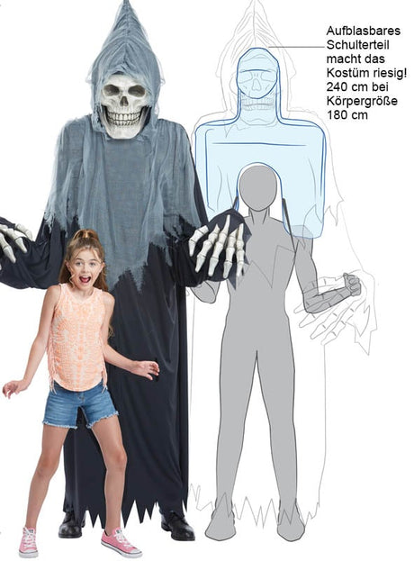 Ein Mädchen blickt überrascht neben einer großen Person, die das „Gigantischer Tod Kostüm oder Deko 240 cm Skelett“ trägt, bestehend aus einer Skelettmaske und einer langen, zerfetzten Robe. Ein deutscher Text beschreibt den aufblasbaren Schulterbereich des Kostüms.