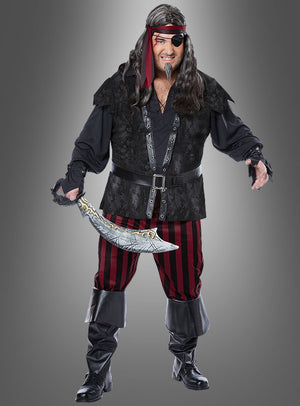 Eine als Pirat verkleidete Person mit Augenklappe, langen Haaren, Stirnband, schwarzem Hemd, gestreifter Hose, Stiefeln und einem Krummsäbel – dieses klassische XXL-Kapitän-Klaas-Piraten-Outfit ist perfekt für dein nächstes Piratenparty-Kostüm.
