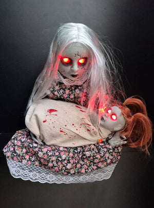 Zombie Mädchen mit weinender Puppe animiert