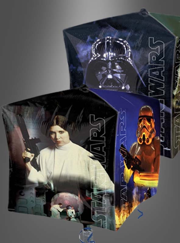Zwei Hängelaternen mit Star-Wars-Figuren – Darth Vader, Prinzessin Leia mit einem Blaster in der Hand und ein Sturmtruppler – heben sich deutlich von einem dunklen Hintergrund mit Farbverlauf ab. Sie eignen sich perfekt als einzigartige Dekoration für jeden Fan und lassen sich wunderbar mit dem Star-Wars-Folienballon „Würfel“ (38 × 38 cm) kombinieren, um die thematische Atmosphäre zu vervollständigen.