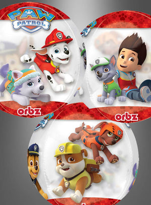 Der runde „Orbz Paw Patrol“-Folienballon (40 cm) mit rotem Rand zeigt die beliebten PAW Patrol-Figuren in ihren Uniformen sowie ihren Anführer – ein idealer Folienballon mit Helium als Blickfang für jede Kindergeburtstagsdekoration.