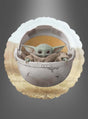 Der mit Baby Yoda bedruckte Folienballon (30 cm) zeigt Grogu in seiner schwebenden Kapsel vor einer Wüstenlandschaft – der ideale „Star Wars“-Ballon für jede „Mandalorian“-Kindergeburtstagsparty oder eine Mottoparty.