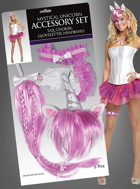 Auf der Verpackung ist das „Mystisches Einhorn“-Kostümset abgebildet, bestehend aus einem rosa-silbernen Schwanz, einem Halsband, Handschuhen und einem Einhorn-Haarreif. Ein Model ist im kompletten Kostüm zu sehen, das ein Tutu und ein Oberteil im Korsettstil enthält – ideal für jede Karnevalsveranstaltung.