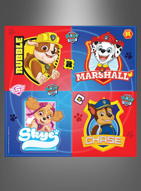 Vier beliebte PAW Patrol-Figuren – Rubble, Marshall, Skye und Chase – sind in leuchtend blauen und roten Feldern mit ihren Namen und Abzeichen abgebildet, wodurch die 16 x Paw Patrol Servietten blau-rot die perfekte Ergänzung für jeden Kindergeburtstag oder jedes Partydeko-Set sind.
