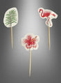 Zwanzig „Cocktailpicker Hawaii Party“-Zahnstocher – jeder mit lustigen Ausschnitten in Form eines grünen Palmblatts, einer roten Hibiskusblüte und eines rosa Flamingos – heben sich deutlich von einem grauen Hintergrund mit Farbverlauf ab und sind damit die perfekten farbenfrohen Akzente für Ihre nächste Sommerparty-Dekoration oder tropische Cocktails.
