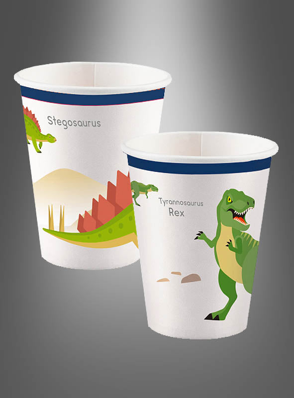8er-Set „Dino“-Pappbecher mit Cartoon-Motiven eines grünen Tyrannosaurus Rex und eines grünen Stegosaurus sowie den jeweiligen Namen auf weißem Hintergrund – perfekt für jede Dinosaurier-Geburtstagsfeier oder einen Kindergeburtstag mit Pappbechern.