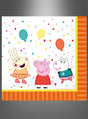 Drei fröhliche Zeichentricktiere stehen vor einem festlichen Hintergrund voller Luftballons und Konfetti und sind bereit für eine Feier im Peppa-Pig-Stil. Der orange gestreifte Rand unterstreicht die Atmosphäre eines Kindergeburtstags und macht diese 16 Peppa-Wutz-Servietten (33 cm) zur perfekten Wahl für Fans.