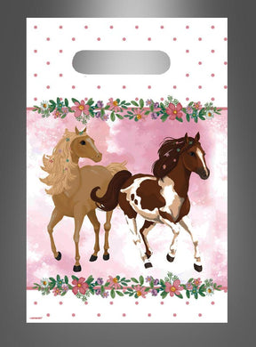 Diese 8 x Pferde-Geschenktüten aus Papier sind mit zwei illustrierten Pferden verziert – einem hellbraunen und einem braun-weißen –, die auf einem rosa Hintergrund mit Blumenbordüren und rosa Punkten stehen. Jede Tüte verfügt oben über einen ovalen Griffausschnitt und eignet sich somit ideal für jede Pferdeparty.