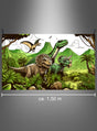 Hier ist ein überarbeiteter Satz, in den Ihre Produktdaten integriert wurden: Mit einer Illustration von drei Dinosauriern und einem fliegenden Reptil inmitten einer üppigen, prähistorischen Landschaft mit Vulkanen, ist dieses waschbare Dinosaurier-Stoffbanner (90 x 150 cm) – mit einer Breite von ca. 1,5 Metern – perfekt als auffällige Dinosaurier-Dekoration oder als verspieltes Dinos-Stoffbanner für die Wanddekoration im Kinderzimmer.