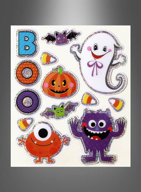 Halloween-Aufkleber für Kinder mit einem Geist, einem Kürbis, einer Fledermaus, Candy Corn, einem Monster, dem Wort „BOO“, einer grünen Spinne und einem orangefarbenen Zyklopen – alle mit glitzernden Rändern – eignen sich perfekt als Dekoration für Kinderpartys und sind ideal für Halloween-Feiern.
