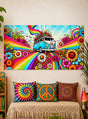 Verleihen Sie Ihrem Raum Retro-Charme mit dem „70er Jahre Hippie-Bus 100 x 185 cm Wandbild, waschbar“ – einem farbenfrohen Wandbild, das einen blauen Vintage-Bus inmitten von Blumen und Regenbögen zeigt. Es kommt perfekt zur Geltung über einem Sofa, das mit Kissen im Tie-Dye-Look und mit Peace-Zeichen verziert ist, während eine Lavalampe und Pflanzen in der Nähe die ultimative Hippie-Flower-Power-Wandbild-Atmosphäre unterstreichen.