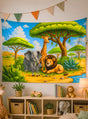 Bringen Sie fröhliche Tiermotive in das Kinderzimmer – mit dem Wandbanner „Tiere Stoffbanner Kinder 90x150cm Deko waschbar“, das einen Cartoon-Löwen, Elefanten, Zebras und Giraffen in der afrikanischen Savanne – perfekt als fröhliche Tierdeko über einem Regal mit Spielzeug und Pflanzen oder als Highlight jeder Zootiere-Party. Dieses waschbare Stoffbanner verleiht jeder Kinderzimmer-Einrichtung verspielten Charme.