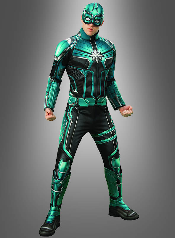 Eine Person in einem grün-schwarzen Superheldenkostüm mit Maske, die mit geballten Fäusten vor einem grauen Hintergrund steht – perfekt für Fans, die den kühnen Stil des Yon-Rogg Starforce Commander für Herren verkörpern möchten.