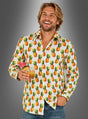 Ein lächelnder Mann in einem Hawaii-Party-Outfit – einem Ananas-Hemd – hält einen Cocktail mit einem Schirmchen in der Hand und steht vor einem grauen Hintergrund mit Farbverlauf.