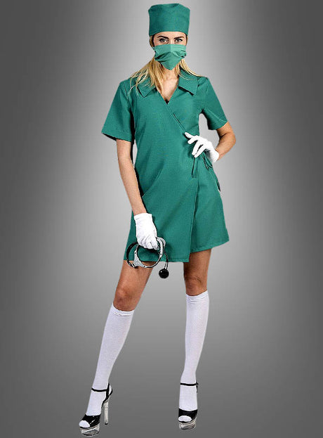 Im OP-Schwester-Kostüm „Wickelkleid“ – bestehend aus einem grünen Arztkittel, weißen Handschuhen, kniehohen Socken und High Heels – und mit einem Stethoskop in der Hand: Dieses stilvolle Ensemble ist perfekt für alle, die ein klassisches Damenkostüm mit authentischem medizinischen Flair suchen.