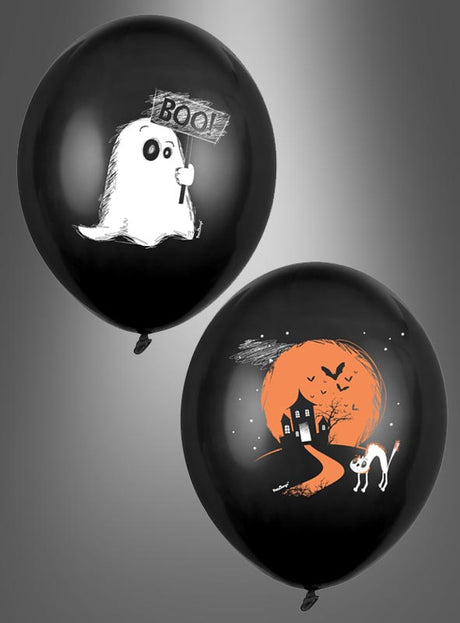 Set aus zwei schwarzen Halloween-Luftballons in verschiedenen Designs: einer mit einem Comic-Geist, der ein Schild mit der Aufschrift „Boo!“ hält, und der andere mit einem Spukhaus, einer weißen Katze, Fledermäusen und einem orangefarbenen Mond – ideal als Halloween-Dekoration oder Partydekoration für Ihre gruselige Feier.