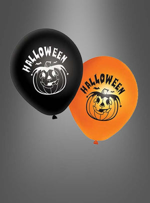 Halloween-Luftballons in verschiedenen Designs in Schwarz und Orange mit dem Schriftzug „HALLOWEEN“ und Kürbisköpfen als Motiv, ideal als Partydekoration oder Halloween-Dekoration, präsentiert vor einem grauen Farbverlauf.