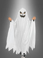 Ein Kind in einem „Weißer Geist“-Kostüm für Kinder mit schwarzen Augen und schwarzem Mund steht mit erhobenen Armen vor einem grauen Hintergrund. Dieses gruselige Kostüm eignet sich perfekt für Halloween-Partys und Karnevalsfeiern.