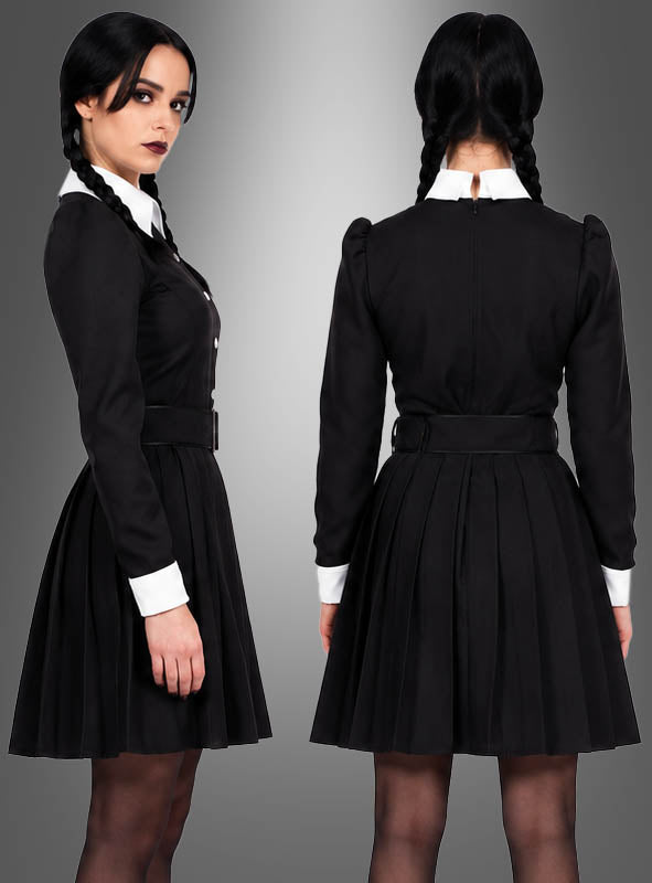 Frau in einem schwarzen Kleid mit weißem Kragen und Manschetten, von vorne und von hinten gezeigt, vor einem grauen Hintergrund mit Farbverlauf – perfekt als „Düstere Gothic Tochter“-Damenkostüm für alle, die einen eleganten und zugleich geheimnisvollen Look suchen.