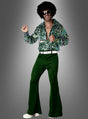 Ein Mann präsentiert die 70er-Jahre-Kleidung „Disco Tino“ – ein grünes Disco-Outfit bestehend aus Schlaghosen, einem gemusterten Hemd, einem weißen Gürtel, einer Sonnenbrille und einer Afro-Perücke – und posiert dabei vor einem grauen Hintergrund; es ist eine kultige Wahl für alle, die auf der Suche nach authentischer Retro-Herrenmode aus den 70ern oder einem Disco-Kostüm für Herren sind.