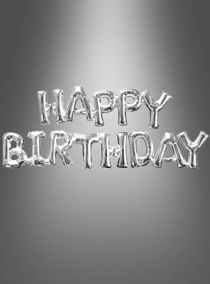 Die Folienballons mit dem silbernen „Happy Birthday“-Schriftzug heben sich deutlich von einem grauen Hintergrund mit Farbverlauf ab und verleihen jeder Feier eine festliche Note. Als Partydeko eignen sie sich perfekt und bilden einen auffälligen Blickfang für Ihren besonderen Tag.