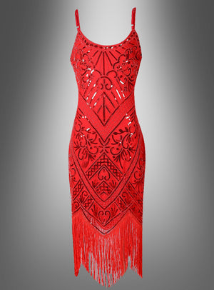 Luxuriöses Paillettenkleid „Cleo“ in Rot, ärmellos mit schimmernden Paillettenmustern und langem Fransenbesatz, präsentiert vor einem grau verlaufenden Hintergrund.