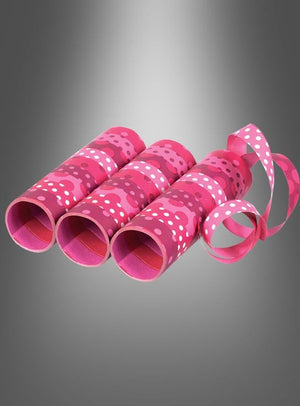 Drei farbenfrohe Luftschlangen aus dem 3er-Pack mit lebhaften Mustern und einem passenden Band sind nebeneinander auf einem grauen Hintergrund mit Farbverlauf angeordnet – ideal, um jede Feier mit einer lebhaften Partydekoration zu verschönern.