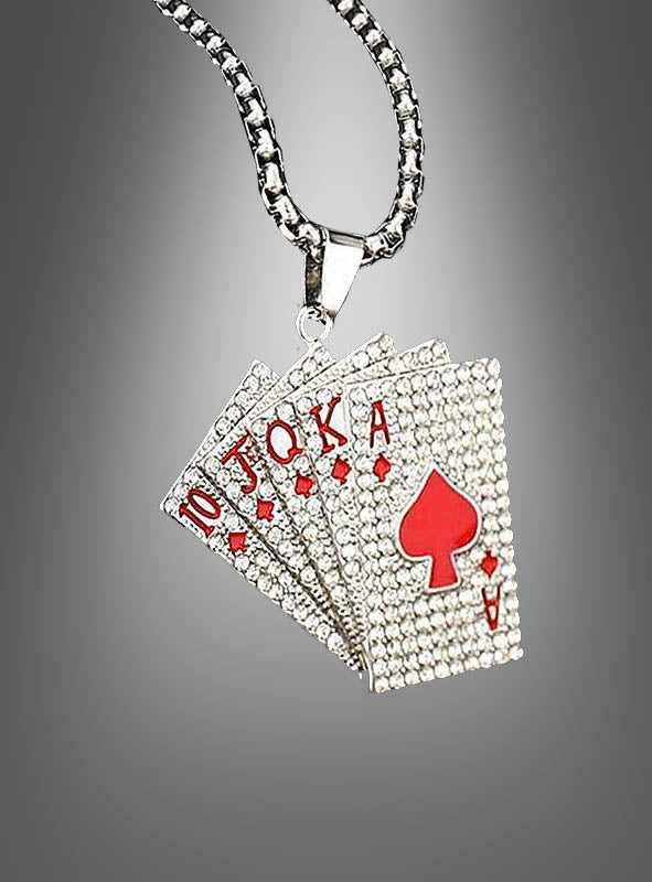 Diese Casino-Spielkarten-Halskette in Silber oder Gold besteht aus einer silbernen Kette mit einem Anhänger in Form von vier Spielkarten – 10, Bube, Dame, König und Herz-Ass –, der mit funkelnden Strasssteinen und leuchtend roten Akzenten verziert ist. Sie ist das ideale Kostüm-Accessoire für Fans von Las-Vegas-Schmuck, die ihrem Look einen Hauch von Casino-Glamour verleihen möchten.