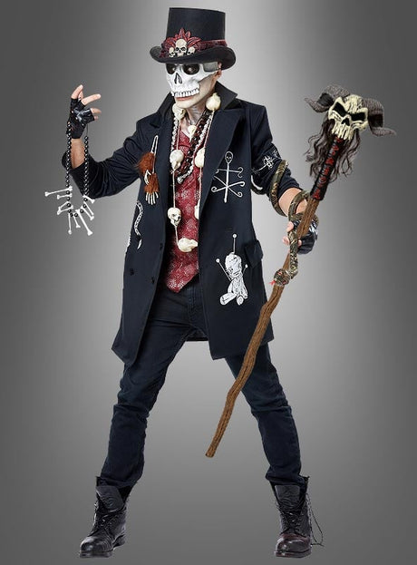 Wer das „Voodoo-Priester“-Kostüm für Herren trägt – dazu gehören ein Outfit im Skelett-Stil, ein Zylinder, Totenkopf-Gesichtsbemalung, Accessoires aus Knochen und ein Stab mit einem Widder-Schädel an der Spitze –, sorgt für den perfekten Halloween-Look.