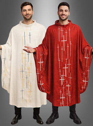 Zwei Männer stehen nebeneinander und tragen das Priester-Messgewand mit Kreuzen; das eine Gewand ist weiß mit goldenen und blauen Kreuzen, das andere rot mit weißen Kreuzen – beide haben weite Ärmel und Kapuzen. Diese Prediger-Roben eignen sich perfekt als Karnevalskostüm oder Priester-Messgewand und vermitteln einen authentischen kirchlichen Stil für festliche Anlässe.