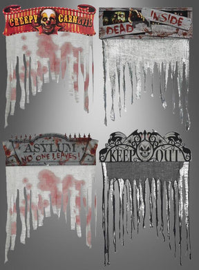 Vier zerfetzte, blutbefleckte Banner mit gruseligen Aufschriften – „Creepy Carnival“, „Dead Inside“, „Asylum: No One Leaves“ und „Keep Out“ – sind die perfekte Eingangstürdekoration für Ihre Halloween-Party (97 cm). Diese gruseligen Türbanner zeigen unheimliche Gesichter und sind in dunklen Farben gehalten, wodurch sie eine wahrhaft gespenstische Atmosphäre für Ihre Halloween-Türdekoration schaffen.