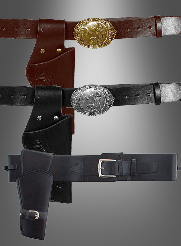 Drei Pistolen-Gürtel mit Holstern sind vertikal angeordnet: Oben befindet sich ein klassischer brauner Pistolengürtel mit Cowboy-Western-Holster und goldener Schnalle, in der Mitte ein eleganter schwarzer Pistolengürtel mit Cowboy-Western-Holster und silberner Schnalle und unten ein komplett schwarzer Pistolengürtel mit Cowboy-Western-Holster und schlichter Schnalle.