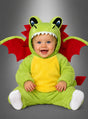 Ein Baby, das das „Kuscheliges Drachen“-Babykostüm in Grün und Gelb mit roten Flügeln trägt, sitzt vor einem grauen Hintergrund und lächelt.