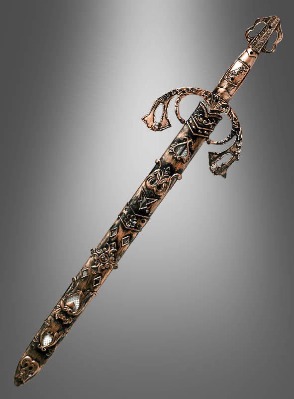 Das Fantasy-Schwert „Schwert und Scheide kupfergold 65 cm“ besticht durch seine kunstvolle Bronzeoberfläche und die filigranen Schnitzereien an Griff und Scheide. Es verfügt über dekorative Schlingen und Muster, die an ein antikes Schwert erinnern, und wird elegant vor einem grau verlaufenden Hintergrund präsentiert.