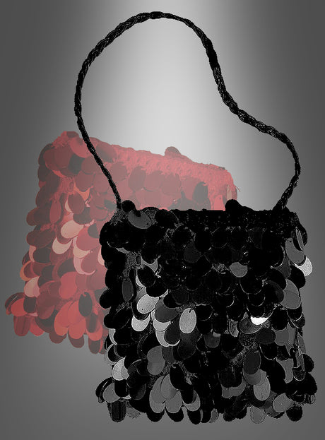 Eine schwarze Charleston-Handtasche aus den 1920er Jahren mit quadratischer Form, verziert mit großen Pailletten und einem geflochtenen Riemen, wird in Schwarz und Rot vor einem Hintergrund mit Farbverlauf dargestellt und verkörpert den glamourösen Stil der 1920er Jahre.