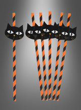 Sechs orange-schwarz gestreifte Halloween-Strohhalme mit Katzen- oder Totenkopf-Motiven und schwarzen Katzengesichtern sind vertikal vor einem grauen Hintergrund angeordnet und eignen sich somit perfekt als Halloween-Dekoration für Ihre gruseligen Feiern.
