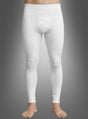 Eine Person, die Strumpfhosen oder Leggings für Männer trägt, steht barfuß vor einem neutralen grauen Hintergrund.
