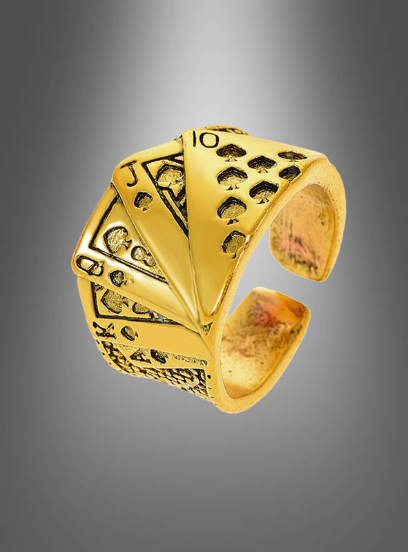 Ein „Spielkarten-Ring Casino, verstellbar“ – ein goldfarbener, verstellbarer Casino-Ring mit geprägten Spielkarten im Royal-Flush-Design – vor einem grauen Hintergrund mit Farbverlauf.
