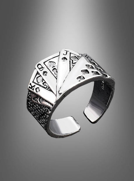 Silberner, verstellbarer Spielkarten-Ring im Casino-Stil mit einem Motiv aus Pik-Spielkarten (10, Bube, Dame, König und Ass) vor einem grauen Farbverlauf – das perfekte Schmuckstück für alle Las-Vegas-Fans.