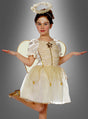 Ein Kind, das das „Goldene Engelskostüm für Kinder“ trägt – komplett mit Heiligenschein, Flügeln und goldenem Kleid sowie Gesichtsbemalung –, steht auf einem Bein mit ausgestreckten Armen vor einem grauen Hintergrund.