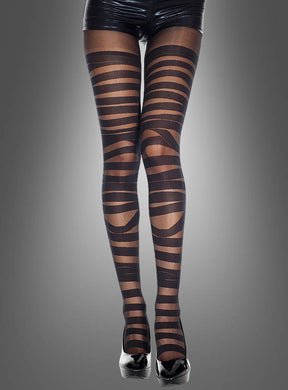 Eine Person trägt schwarze Shorts, eine Strumpfhose mit Bandagen-Muster, die durchscheinende, gemusterte Querstreifen aufweist, sowie schwarze Schuhe mit hohen Absätzen und steht vor einem neutralen Hintergrund mit Farbverlauf. Diese stilvollen Strumpfhosen mit Bandagenmuster eignen sich perfekt, um jedes Karnevalskostüm für Damen aufzuwerten oder mit ihrem Feinstrumpfhosen-Ausbrenner-Look ein Statement zu setzen.
